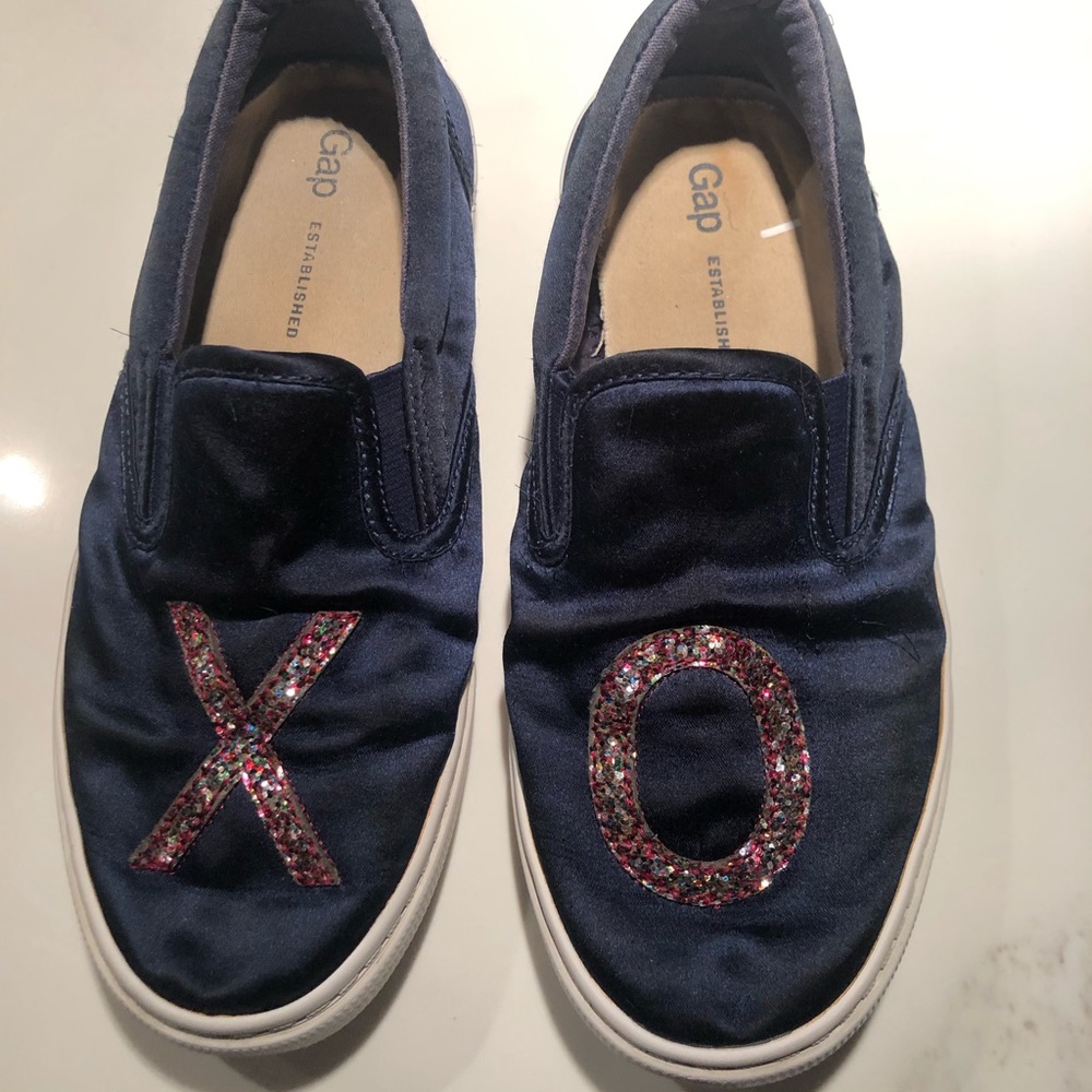 Navy Gap deck shoes with sparkly x and o, size 3